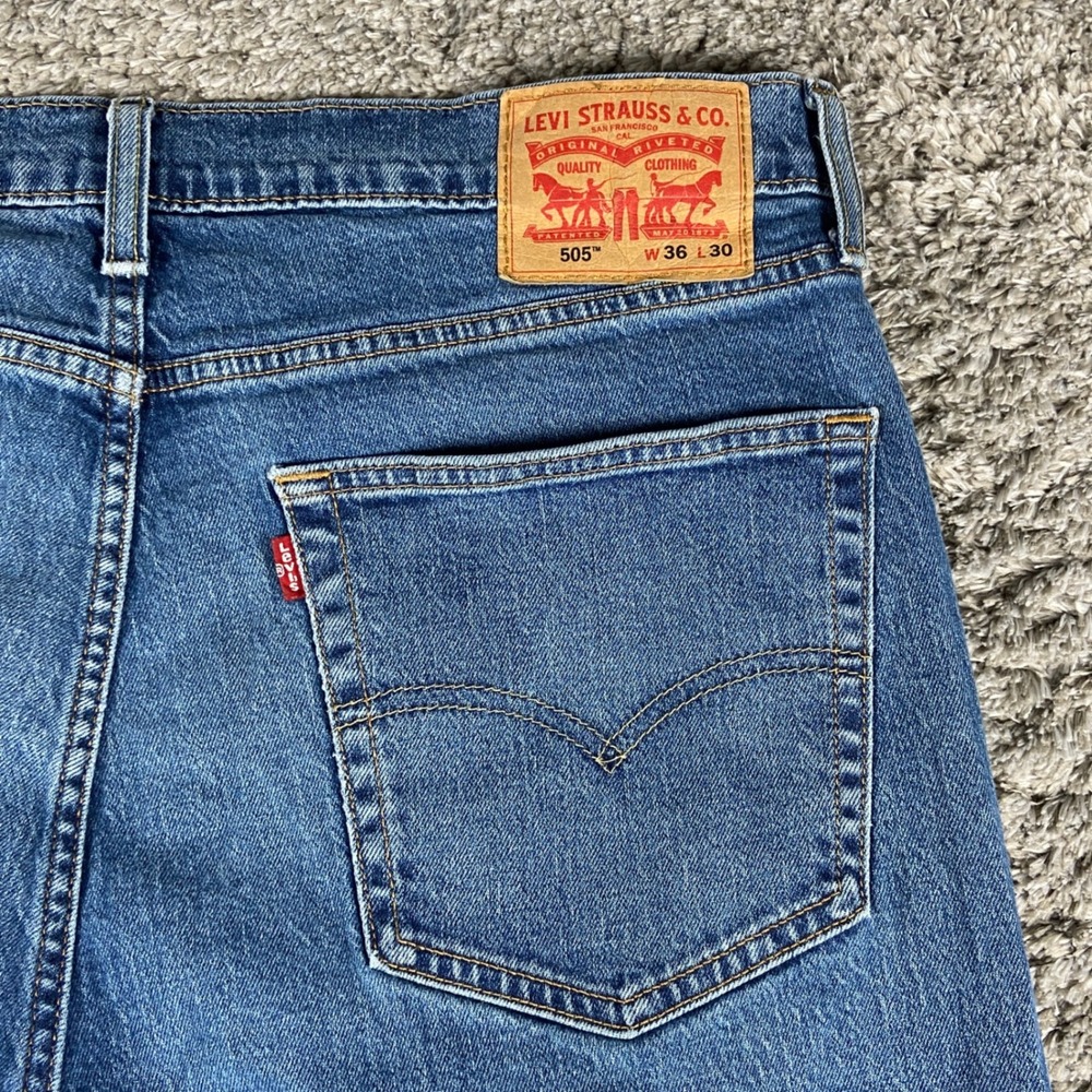 Levis‎ 505 Jeans Mens 36x30 Blue Denim Regular Straight Leg Pant Casual Stretch
